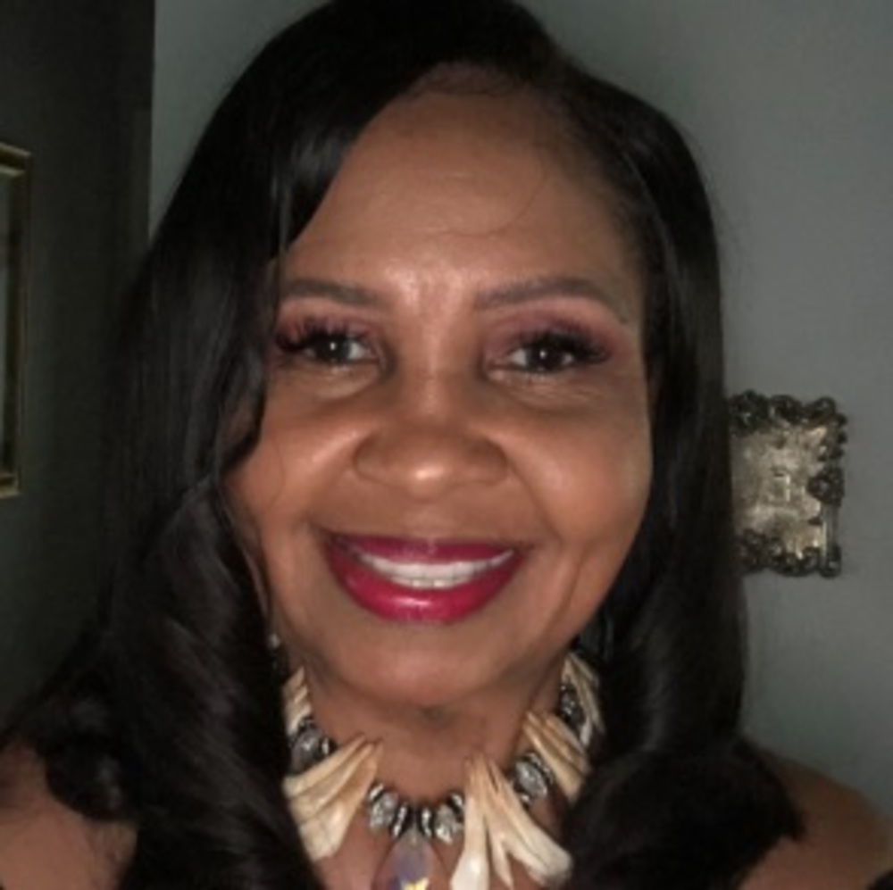 Meet your Posher, Destinee